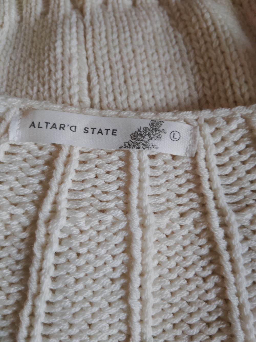 Altar'd State Ivory Cable Knit Cropped Sweater Large Boho Open Knit NWOT - Picture 4 of 5